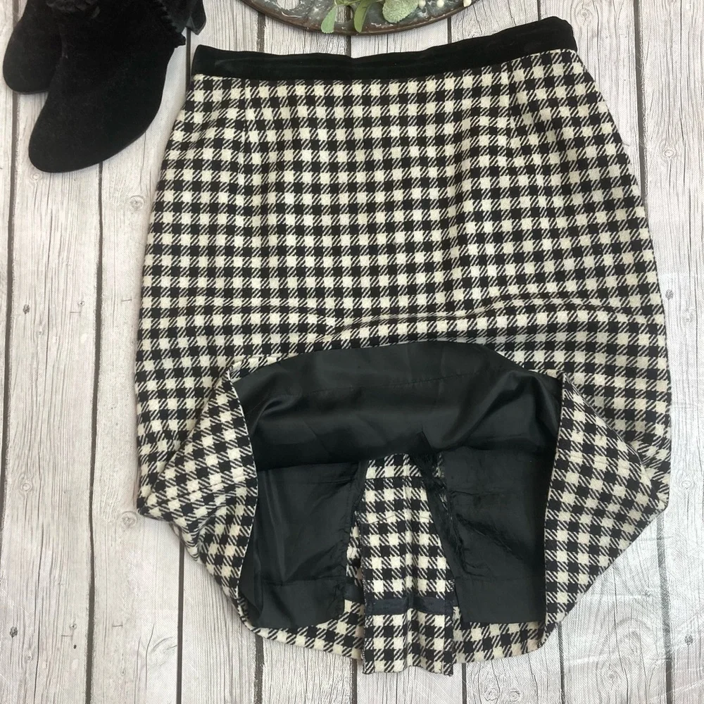 Escada Black‎ and White Houndstooth Skirt